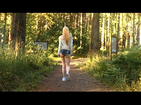 ❤️ Lijepa žena se kreće polako, a ne goli video Prekrasni porno na hr.shufflesex.ru ﹏