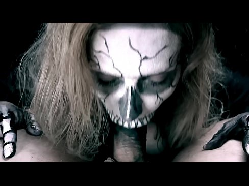 ❤️ Demon djevojka siše kurac svojim crnim ustima i guta spermu. Prekrasni porno na hr.shufflesex.ru ﹏